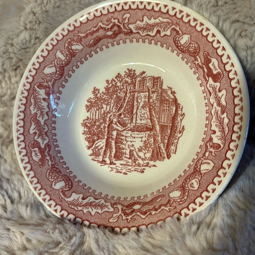 Early Americana Very Collectible Small Dish Harvest Design Red/White